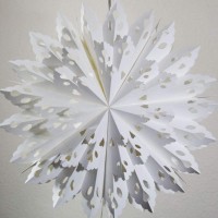 Paperlanternstore.Com Quasimoon 24 Inch White Winter Wreath Snowflake Paper Star Lantern, Hanging Decoration - Great With Or Without Lights - Ideal For Holiday And Snowflake Decorations, Weddings