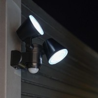 Outdoor Security Wall Light - Battery Powered - Pir Motion Sensor - 350 Lumen - White Leds - 8