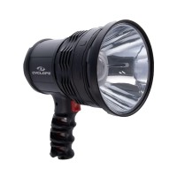 If you are planning on fishing hunting spending time outdoors or just want to be prepared for anything this Cyclops Focus 850 spotlight will be extremely handy Cyclops Focus 850 spotlight features an 850 lumens output and a beam that can be zoomed in or o