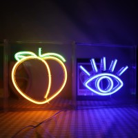 Qiaofei Led Peach Shape Neon Sign Cute Decorative Light Usb Light Box Sign Gift For Desktop Home Room Bar Party Holiday Events